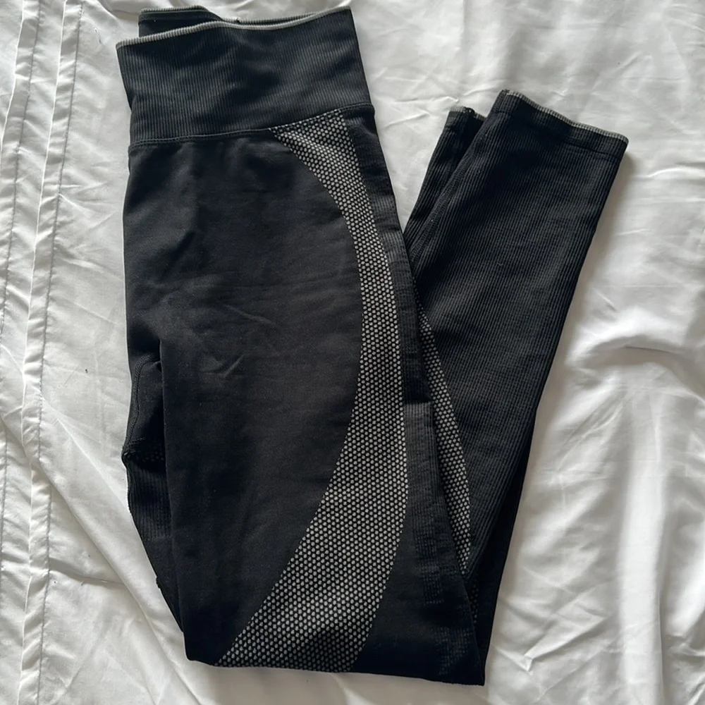 Victoria Secret PINK Seamless Leggings - Picture 6 of 6